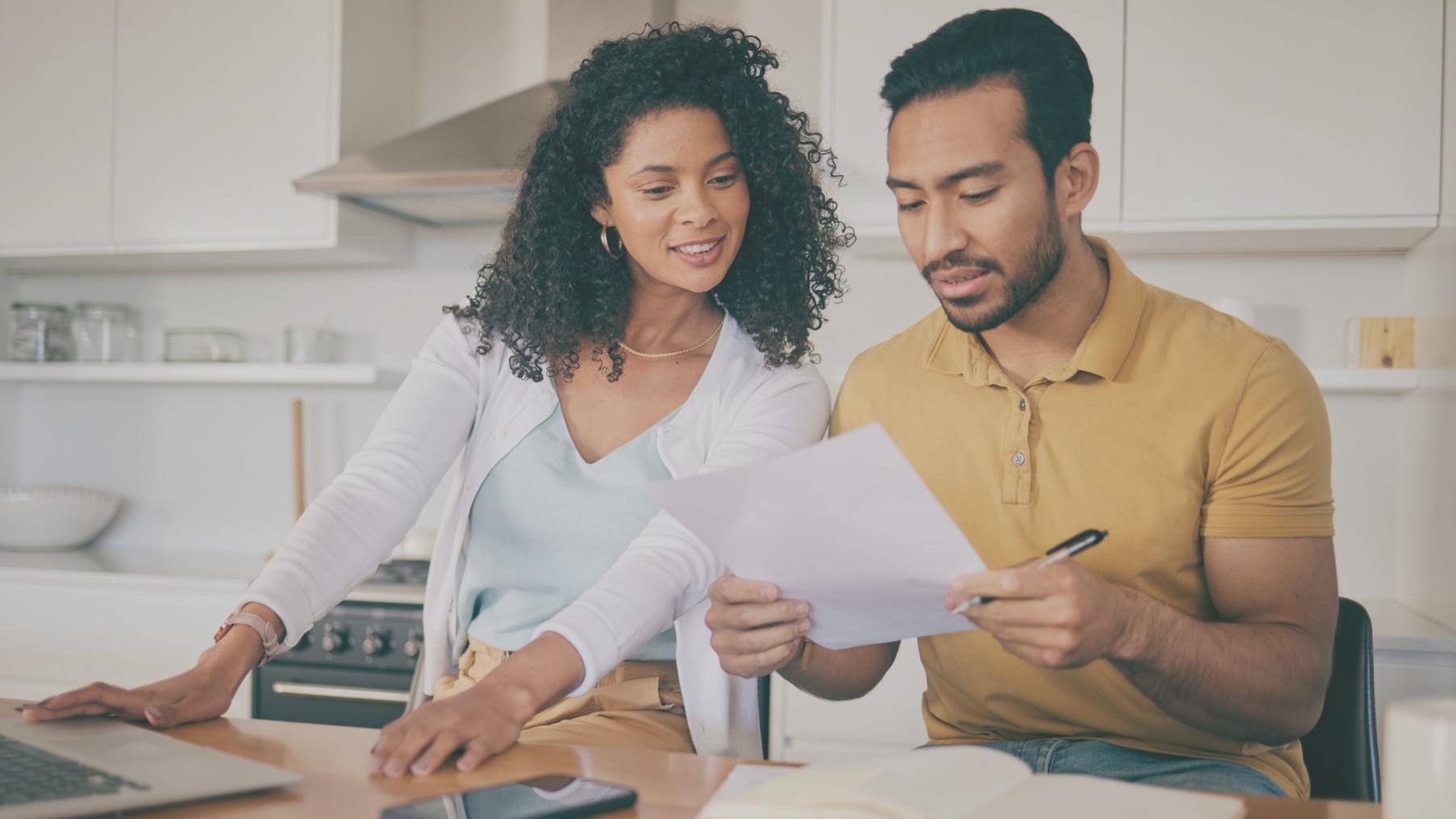 Teilnehmer bei der Gruppenarbeit